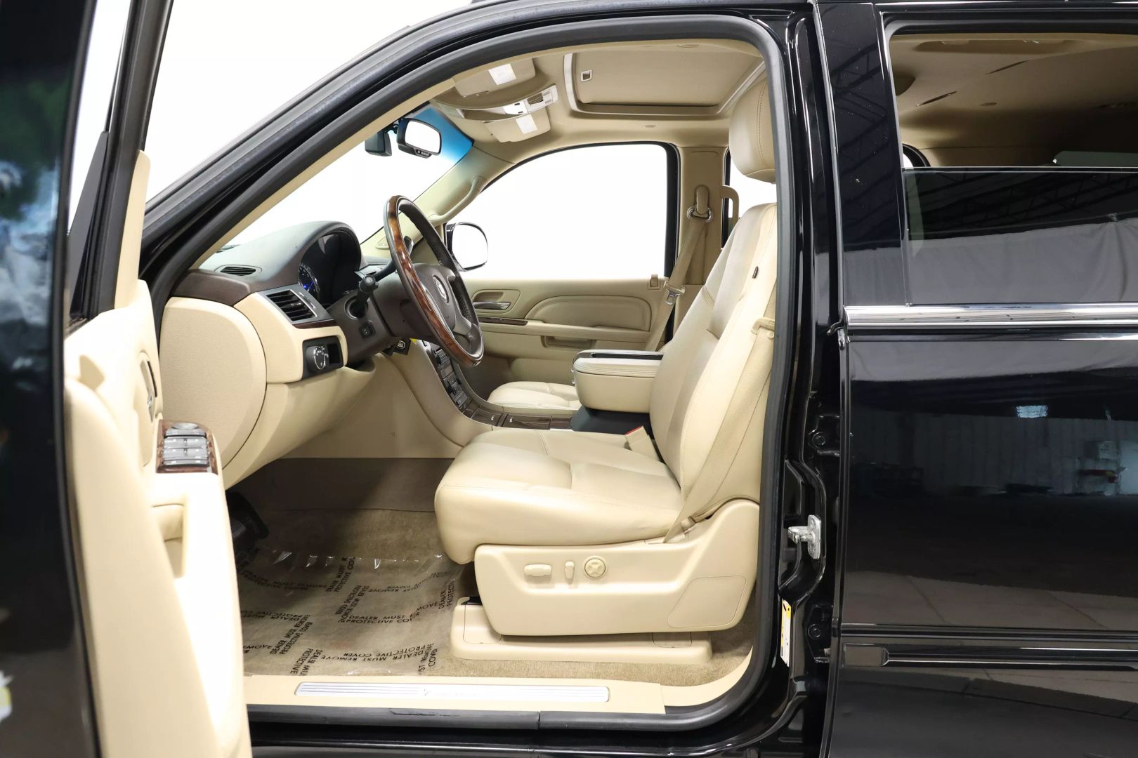 2012 Cadillac Escalade - Image 13