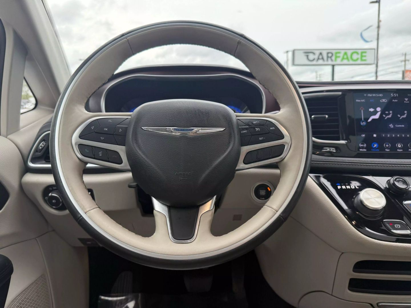 2020 Chrysler Pacifica - Image 37