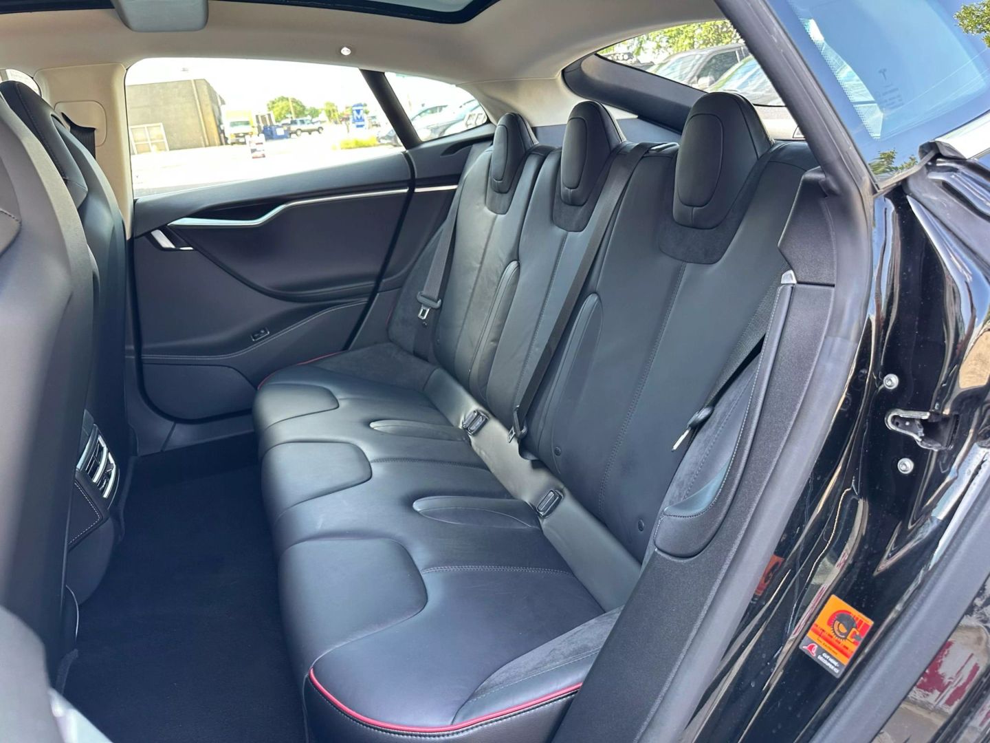 2014 Tesla Model S - Image 26