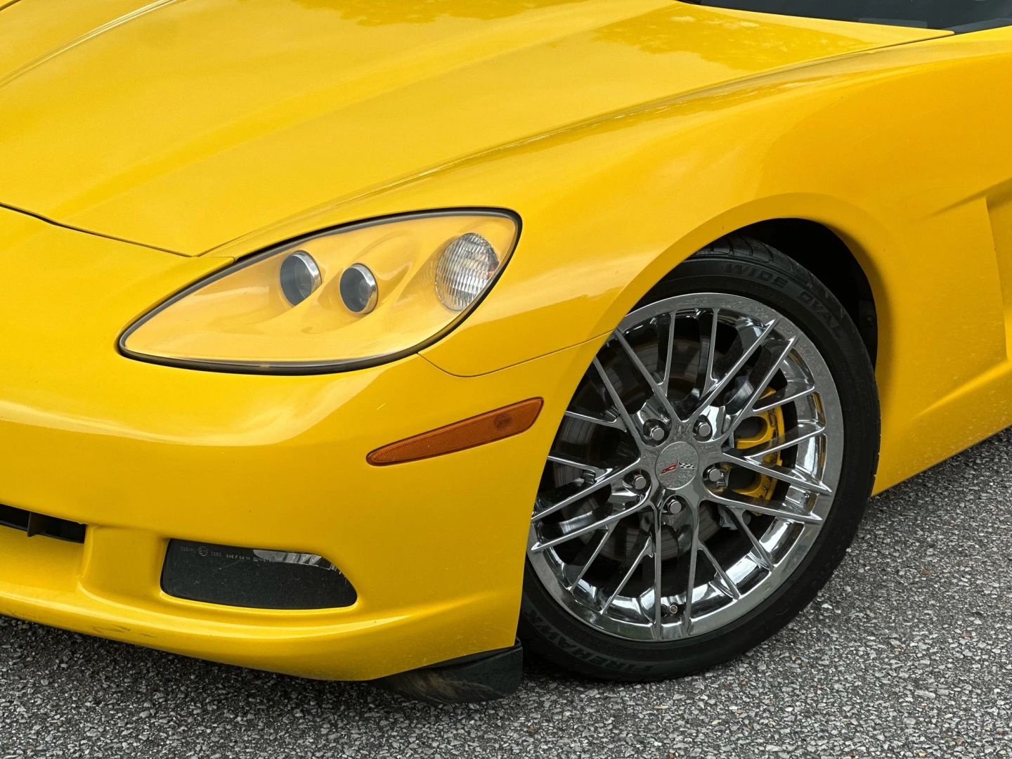 2005 CHEVROLET CORVETTE COUPE V8, 6.0 LITER COUPE 2D