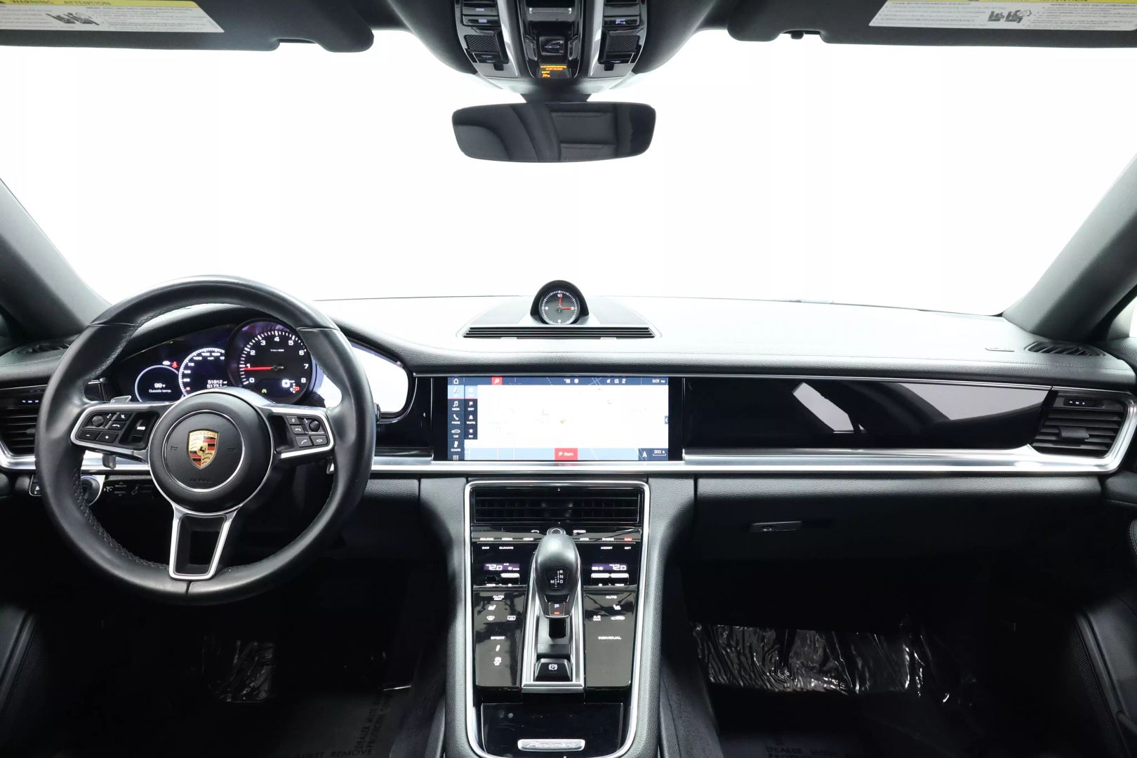 2018 Porsche Panamera - Image 46