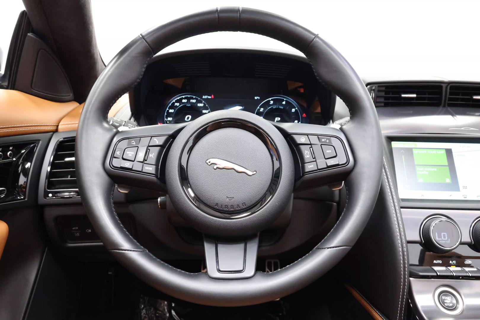 2024 Jaguar F-type - Image 22