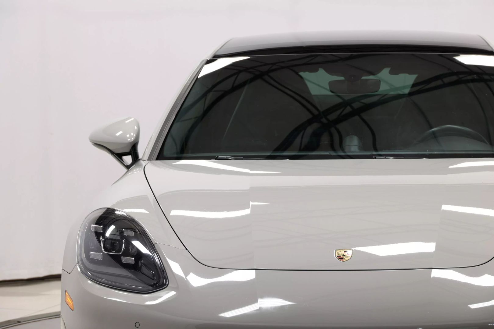 2018 Porsche Panamera - Image 97