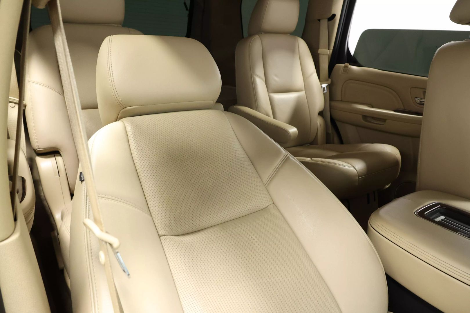 2012 Cadillac Escalade - Image 89