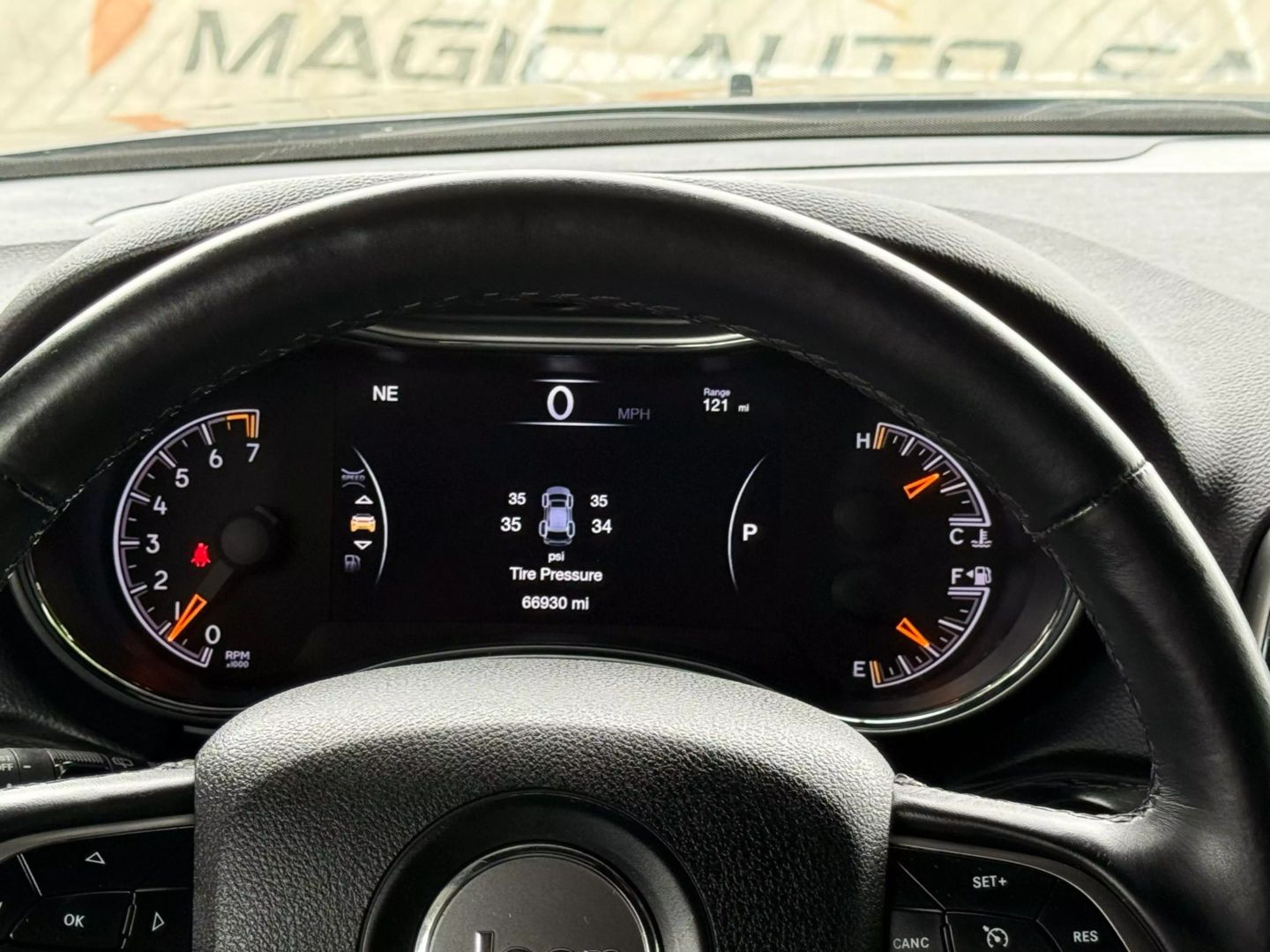 2018 Jeep Grand Cherokee - Image 34