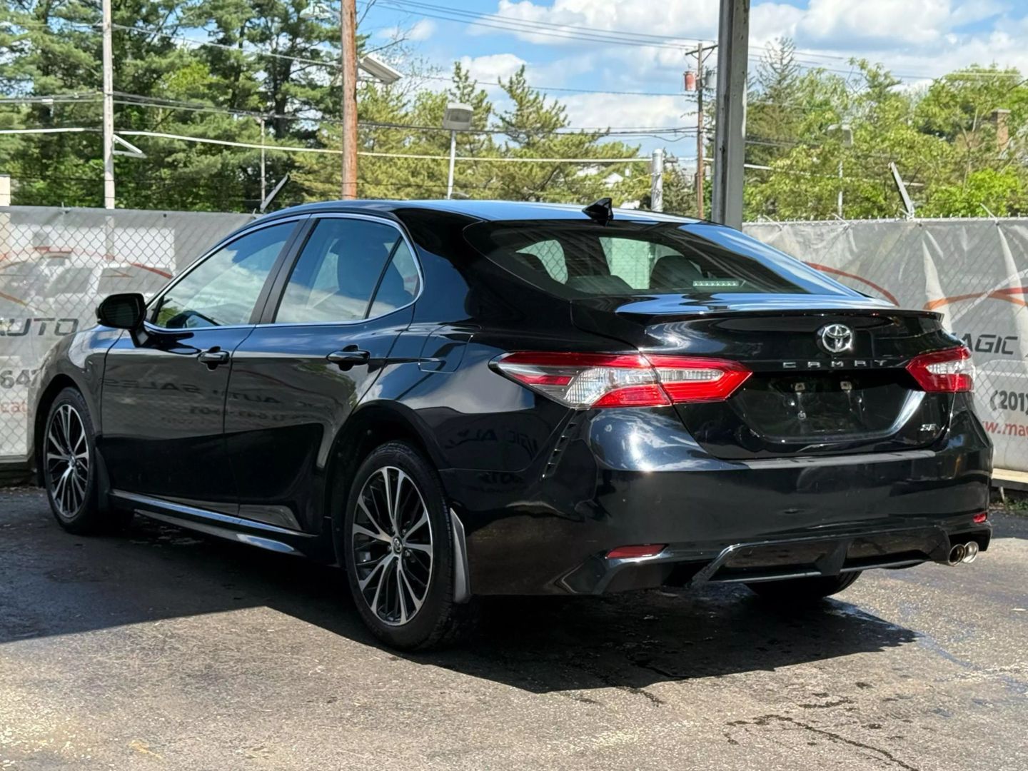 2019 Toyota Camry - Image 9