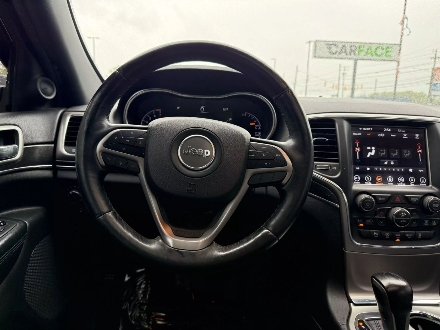 2018 Jeep Grand Cherokee - Image 32