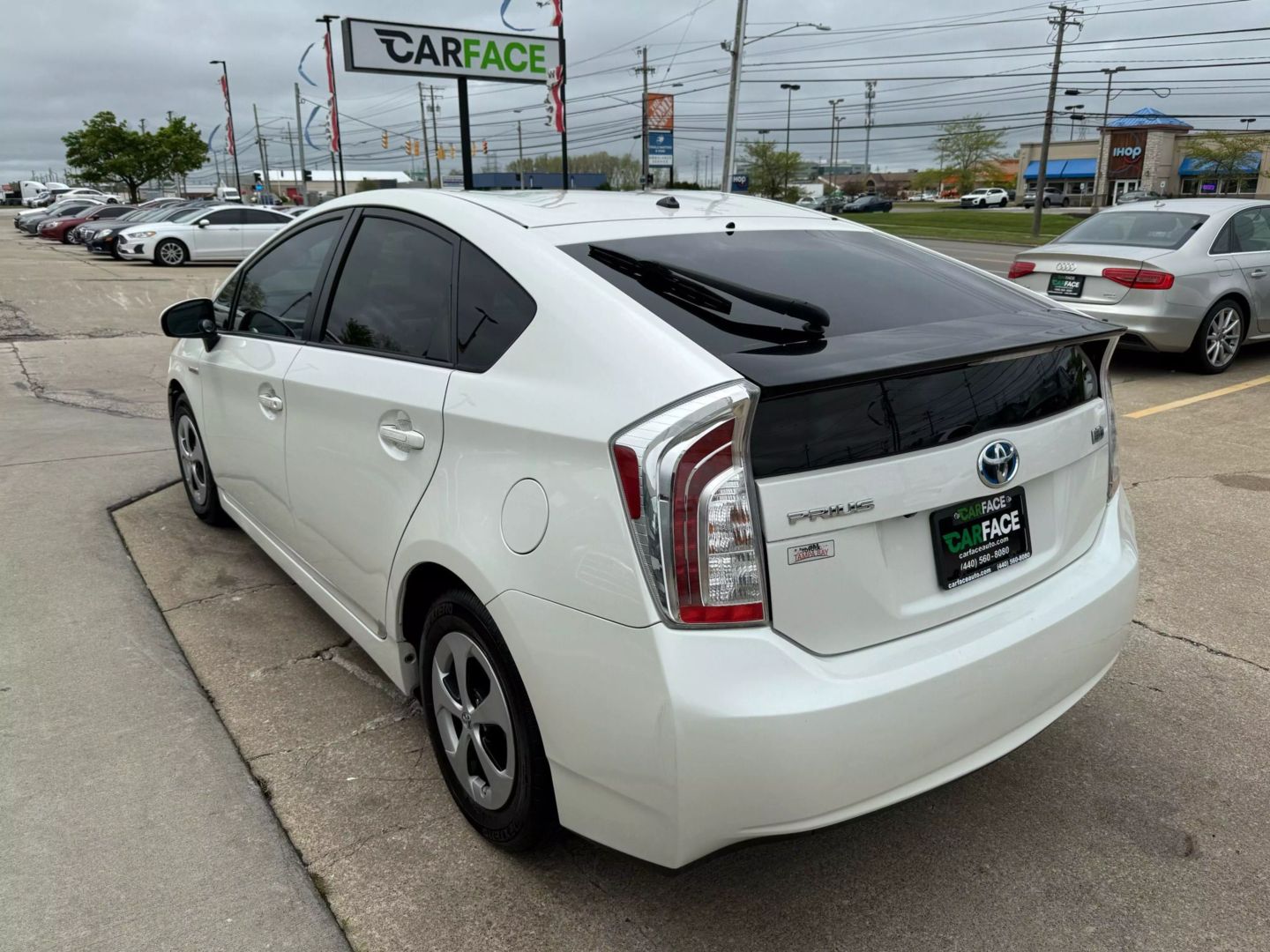 2015 Toyota Prius - Image 8