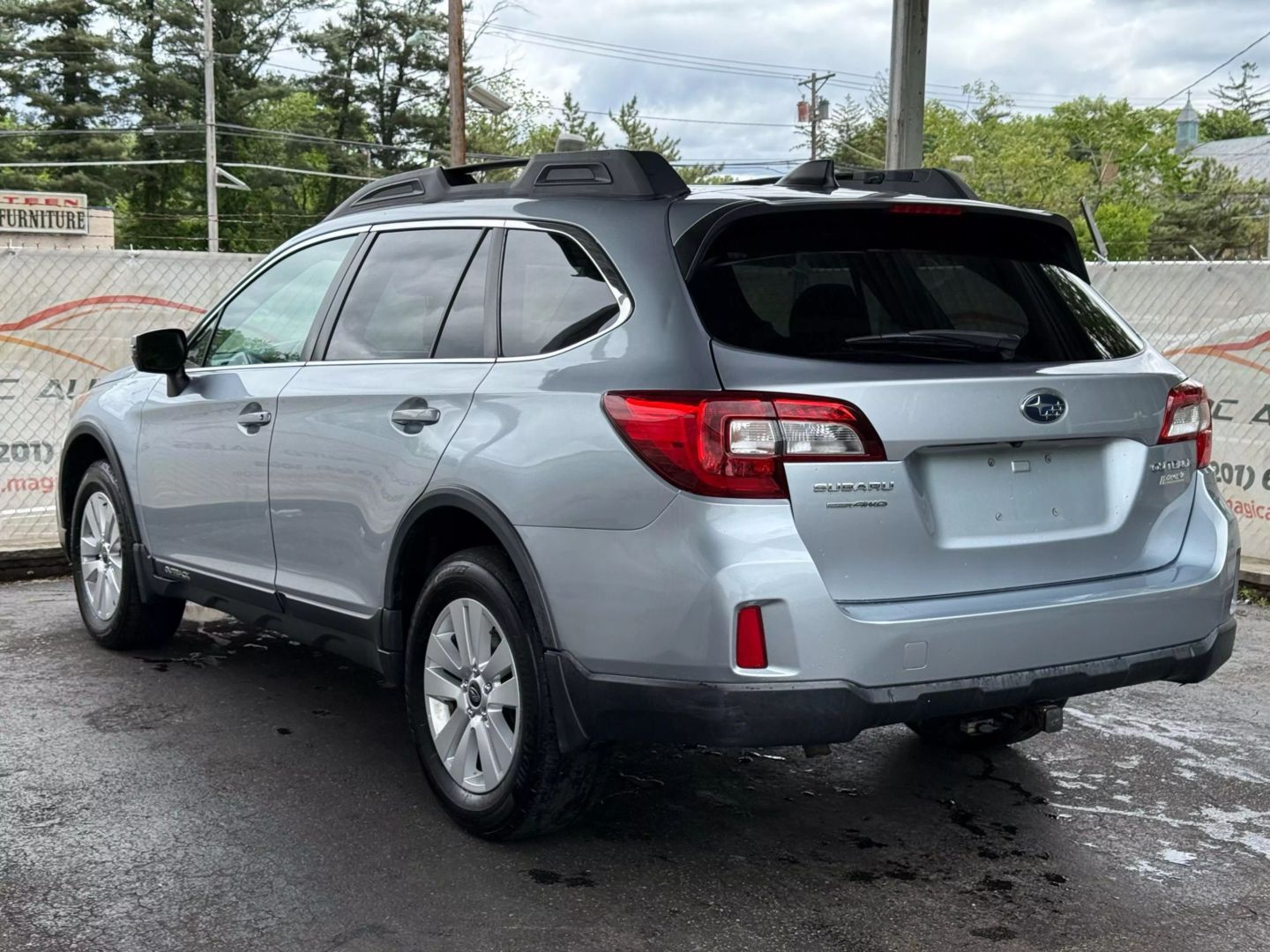 2017 Subaru Outback - Image 11