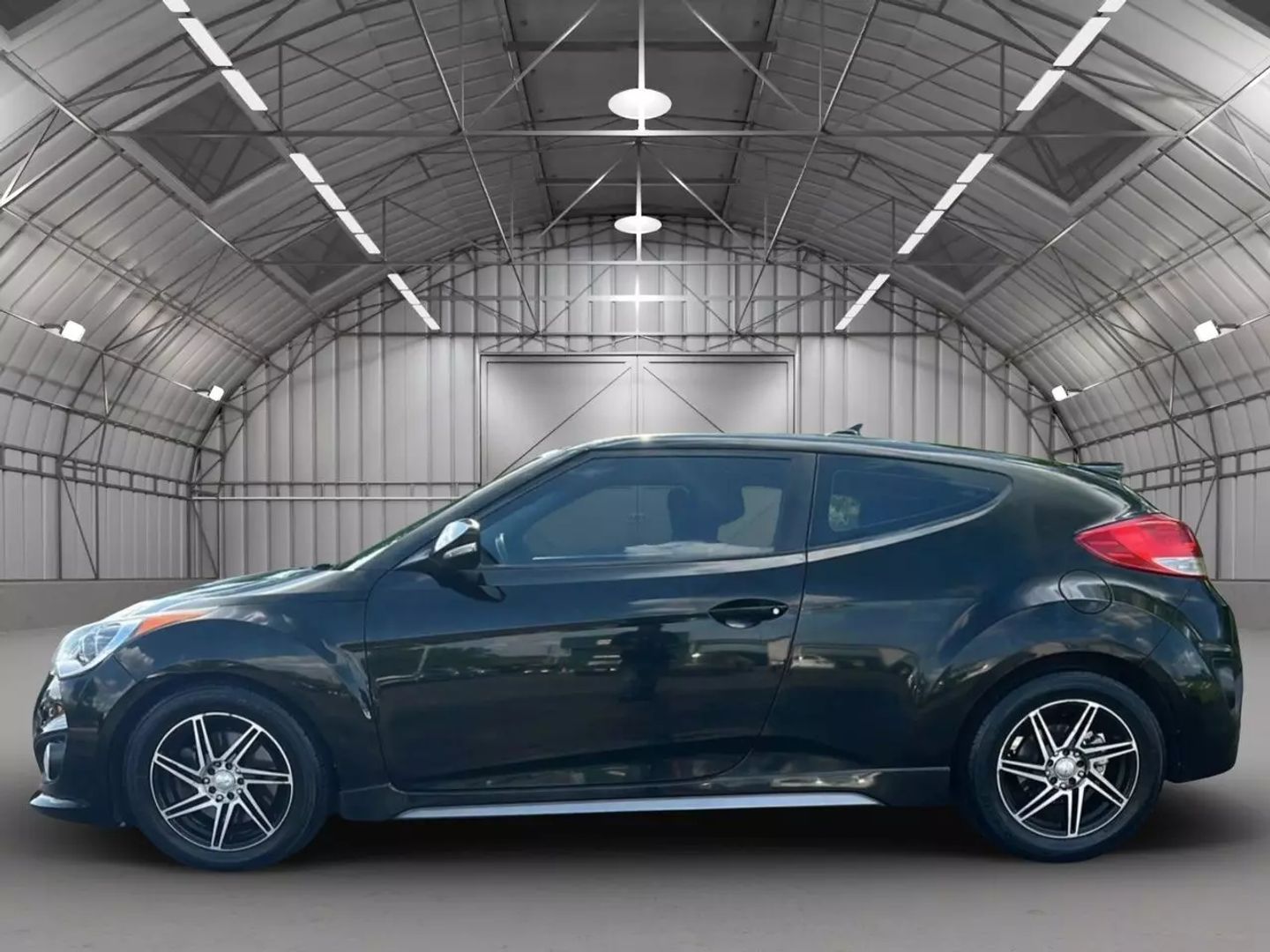 Used 2015 Hyundai Veloster Base with VIN KMHTC6AE3FU233790 for sale in Northmoor, MO