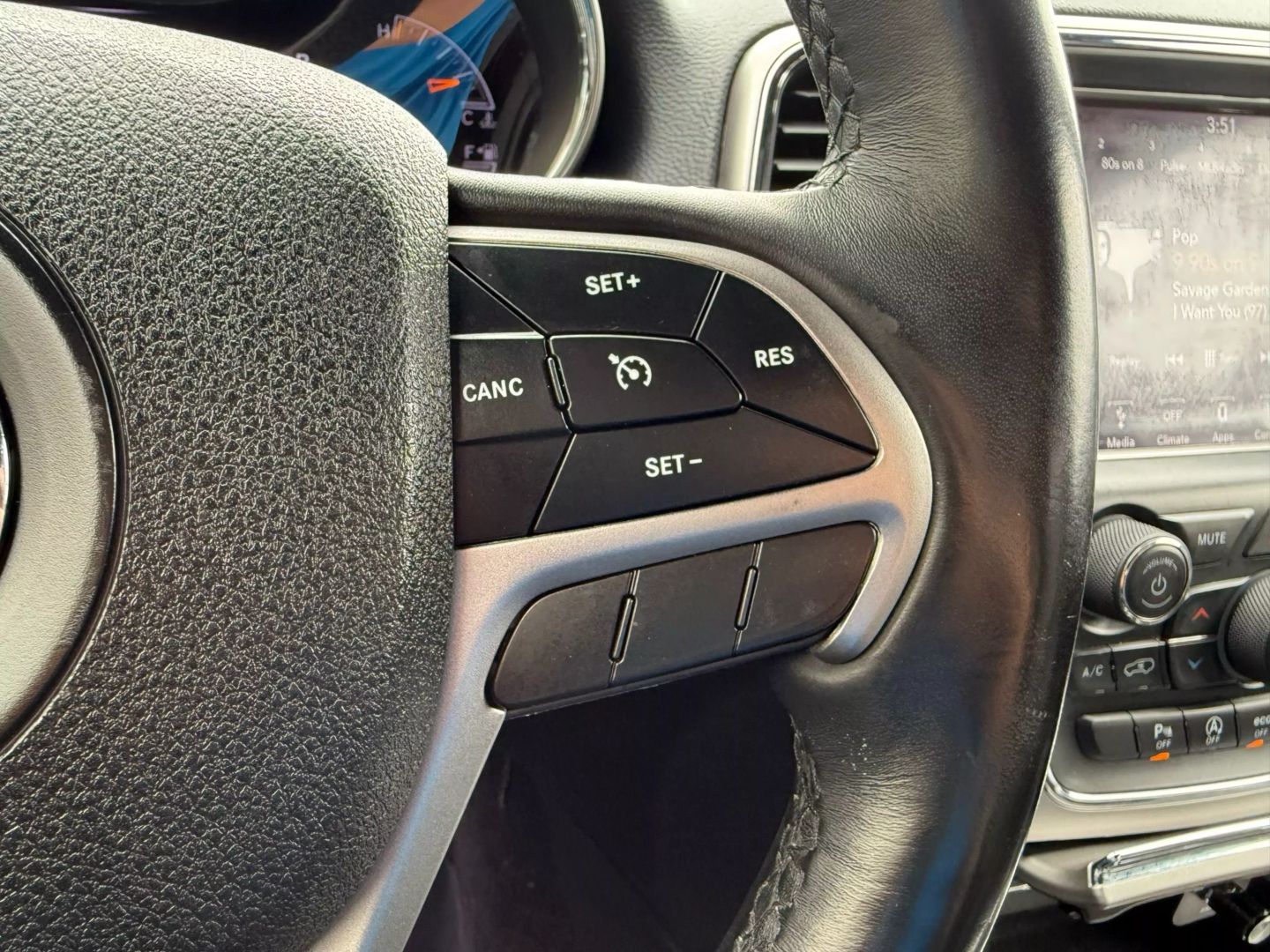 2018 Jeep Grand Cherokee - Image 33
