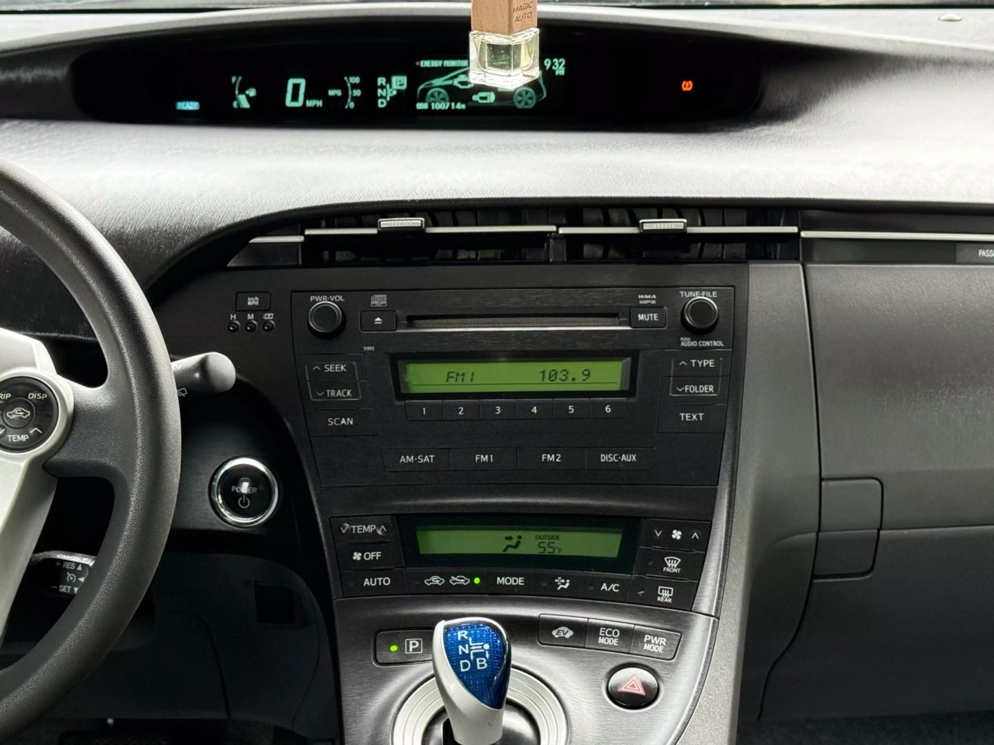 2010 Toyota Prius - Image 28