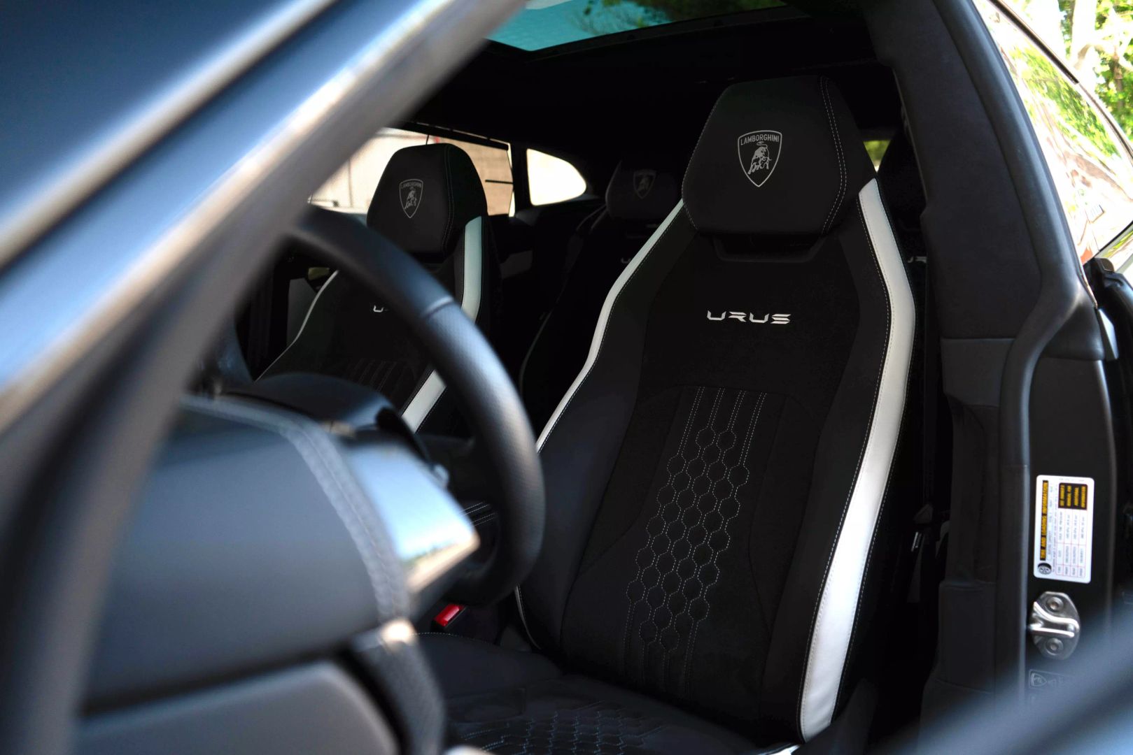 2024 Lamborghini Urus - Image 34
