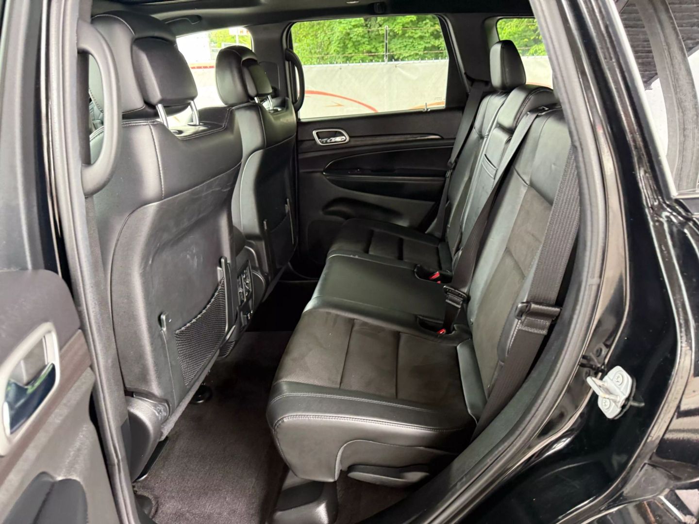 2018 Jeep Grand Cherokee - Image 18