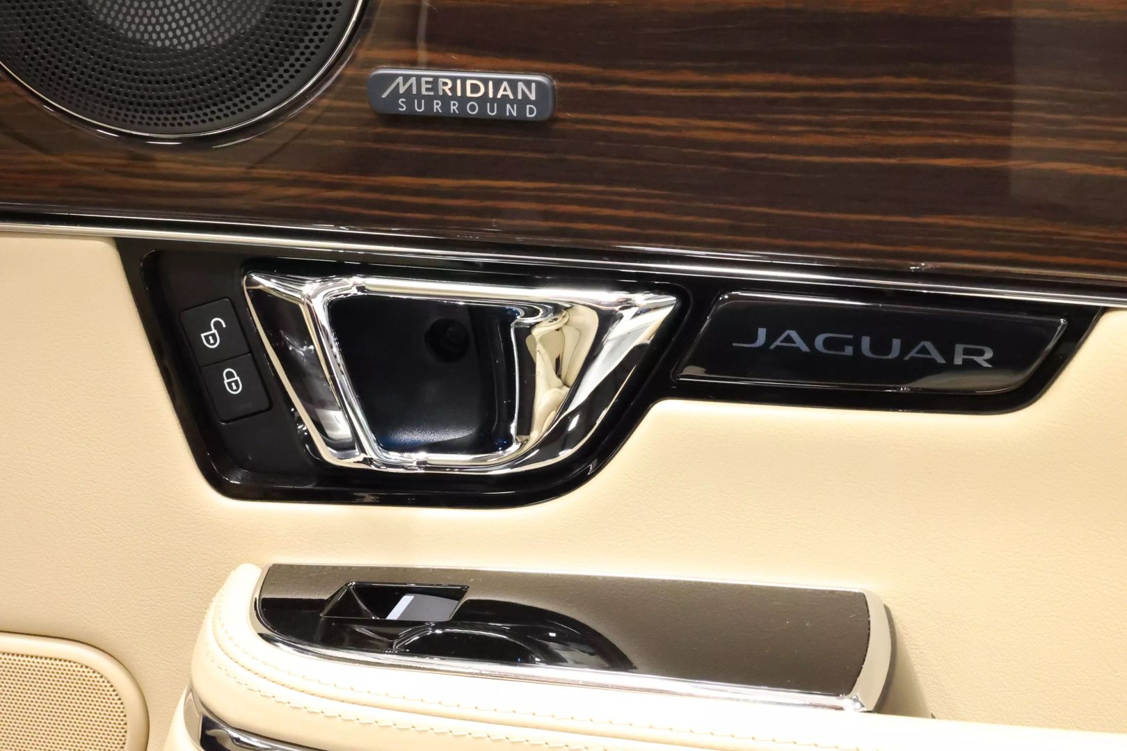 2017 Jaguar Xj - Image 83