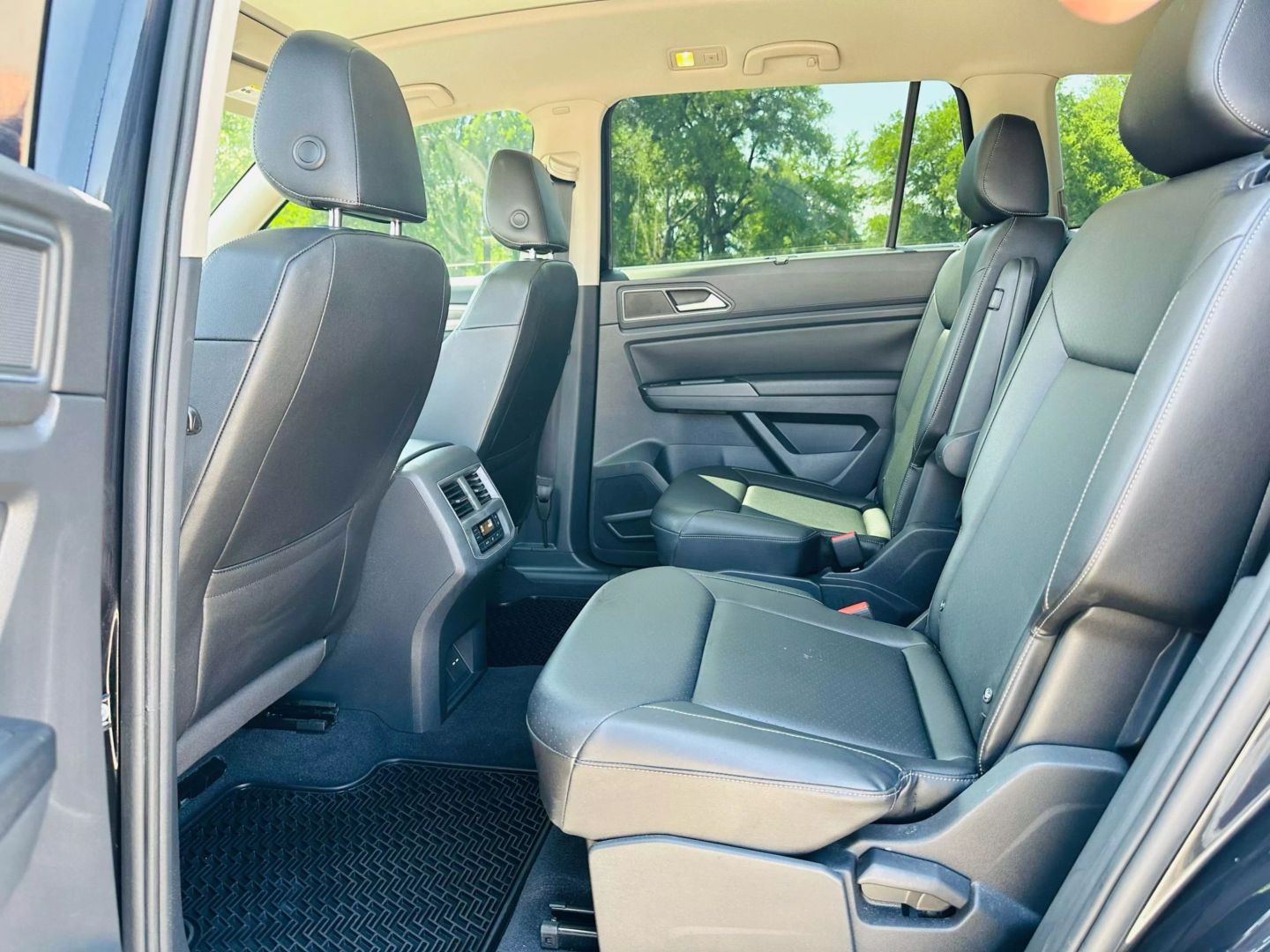 2019 Volkswagen Atlas - Image 17