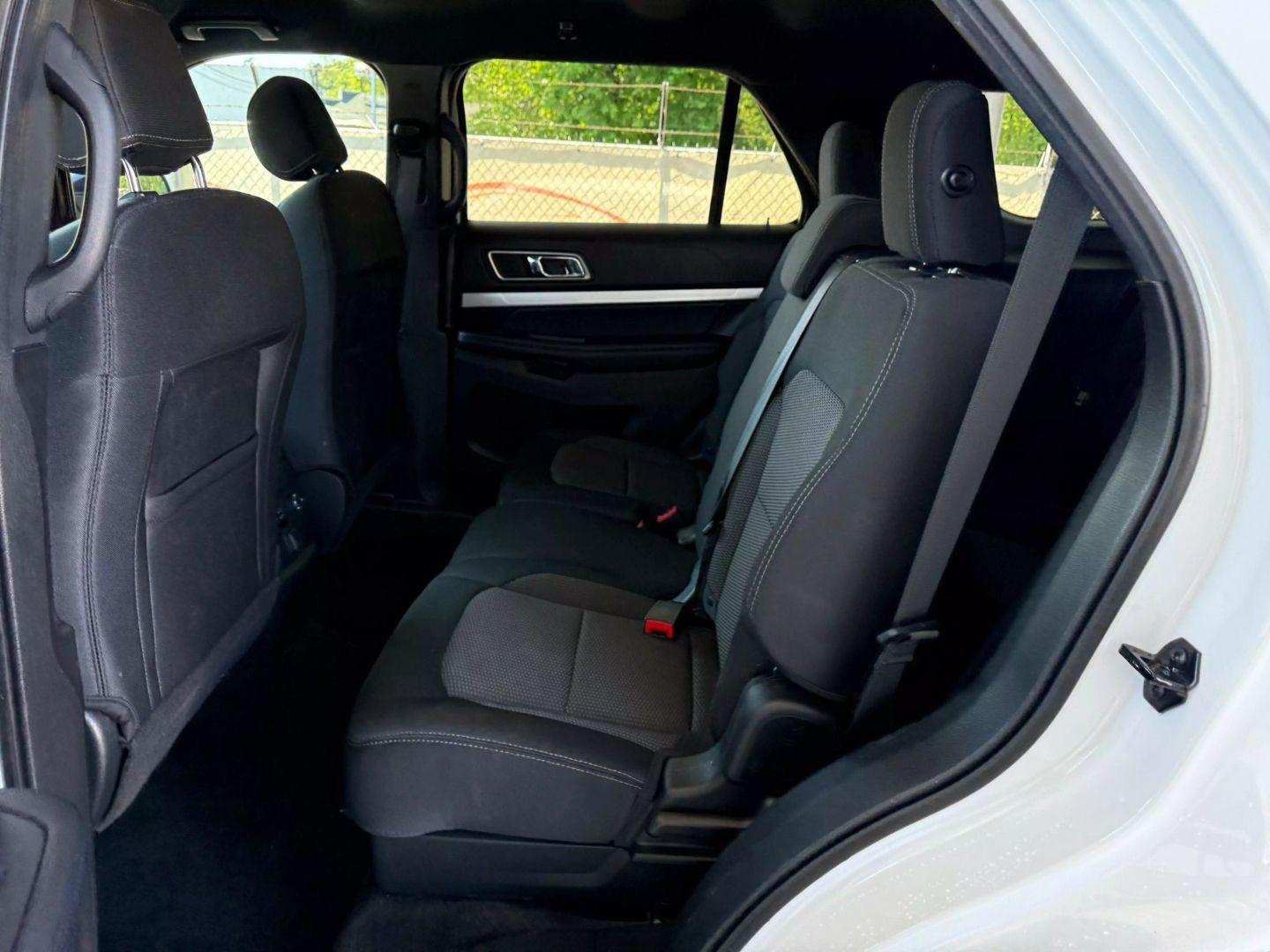 2017 Ford Explorer - Image 18