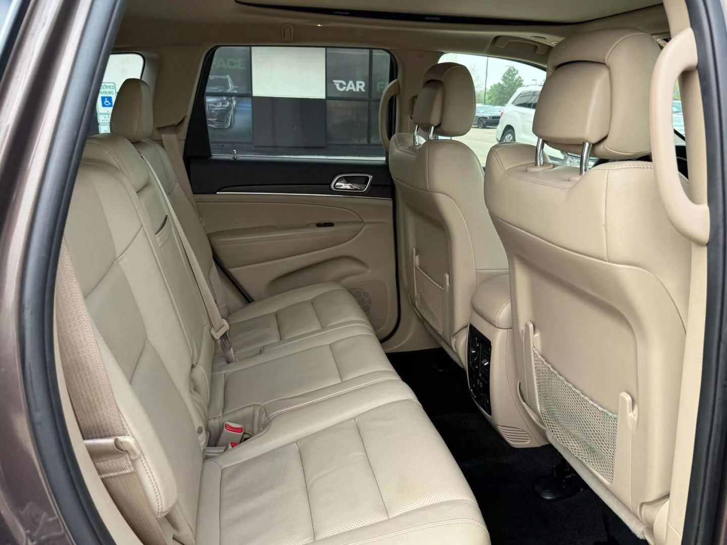 2018 Jeep Grand Cherokee - Image 23
