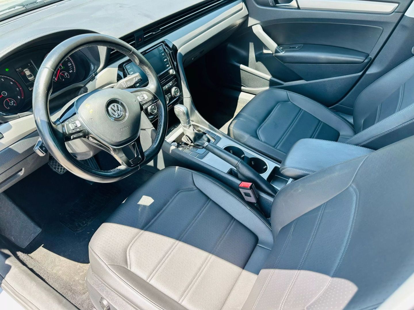 2020 Volkswagen Passat - Image 15