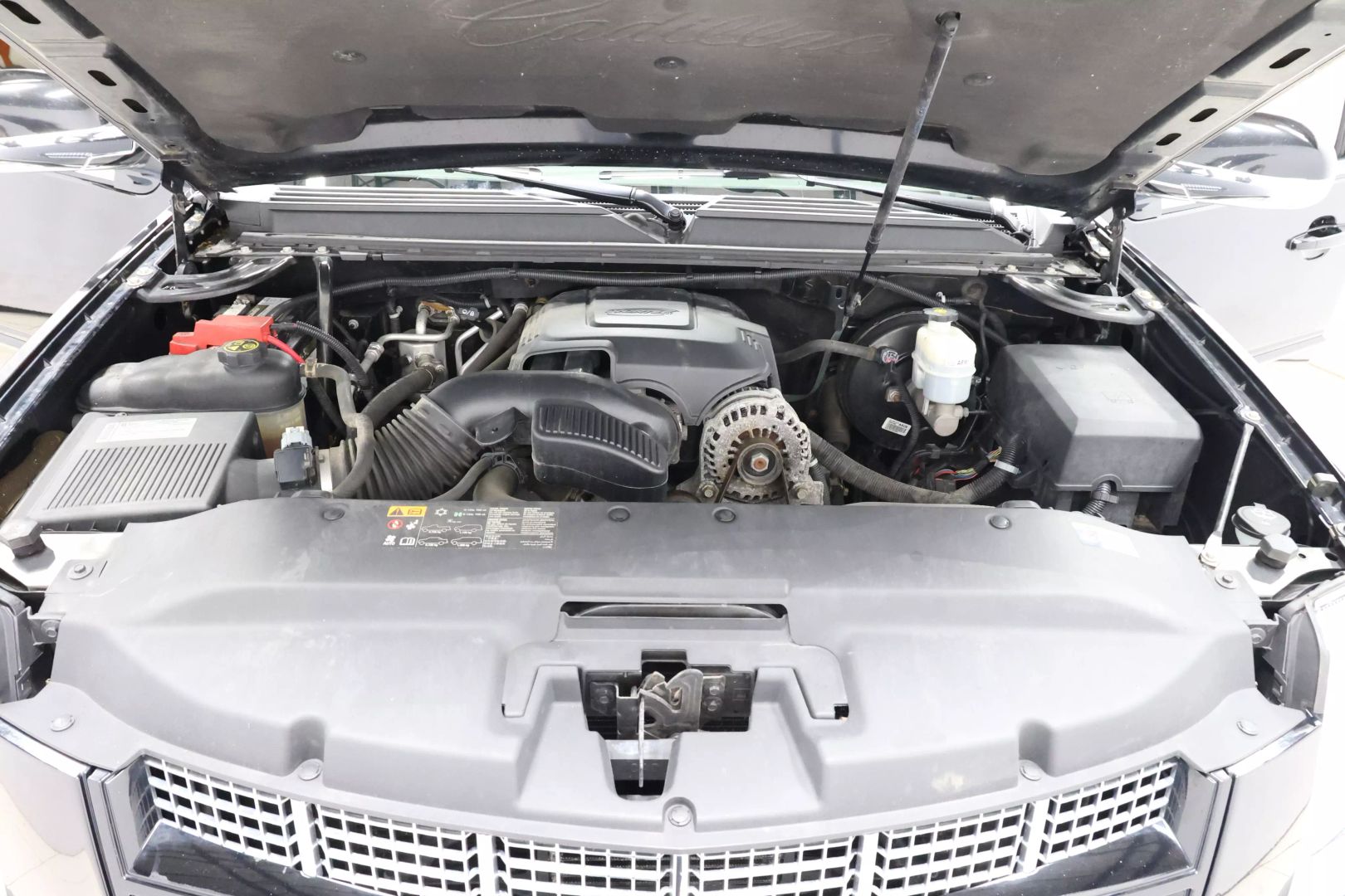2012 Cadillac Escalade - Image 100