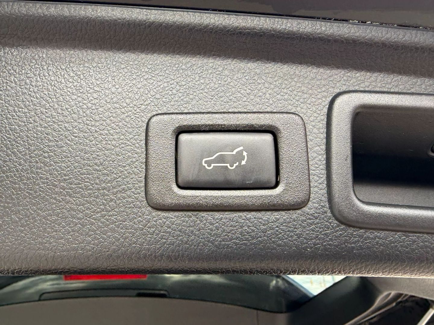 2015 Subaru Forester - Image 14