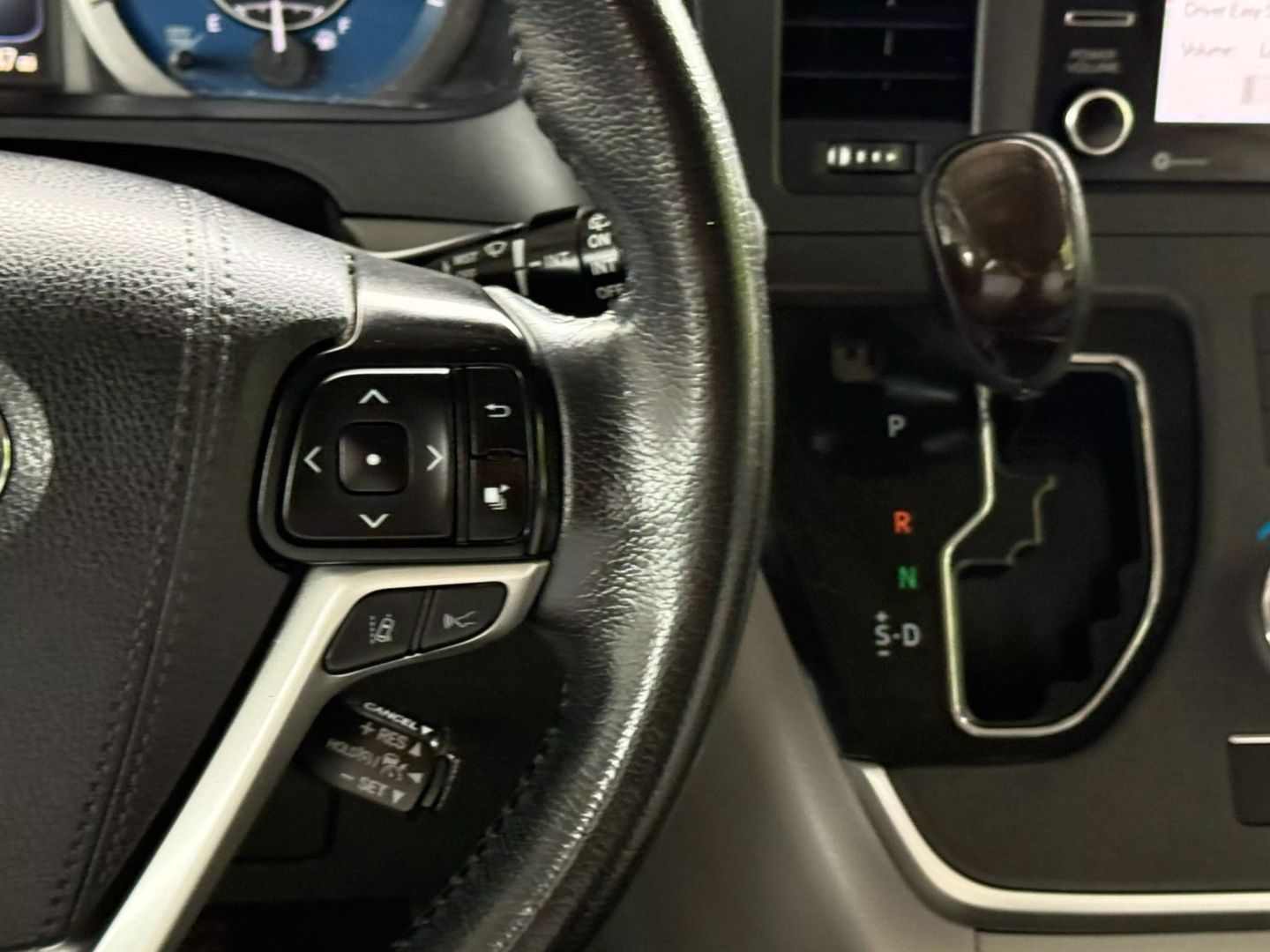 2020 Toyota Sienna - Image 33