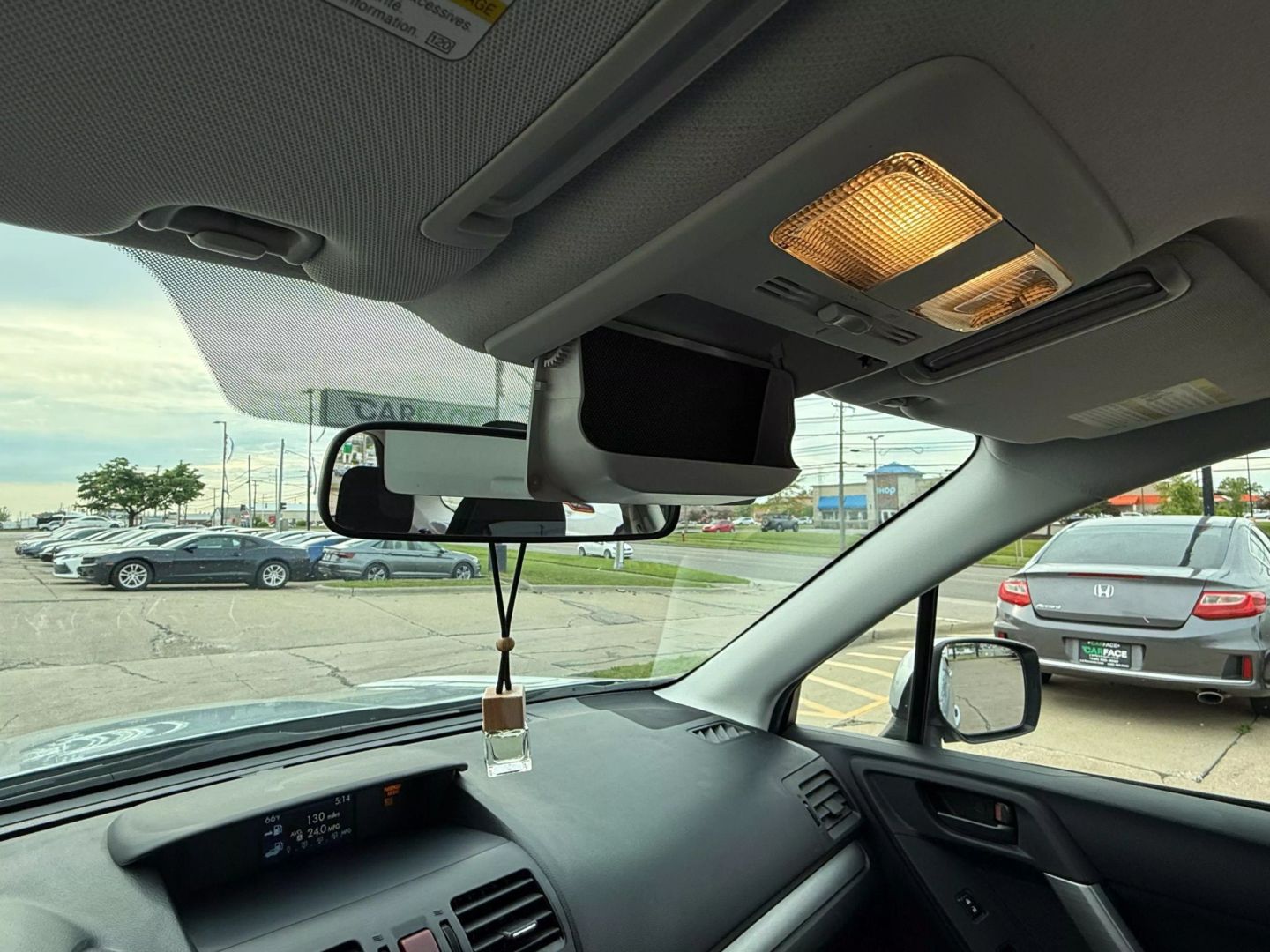 2015 Subaru Forester - Image 38