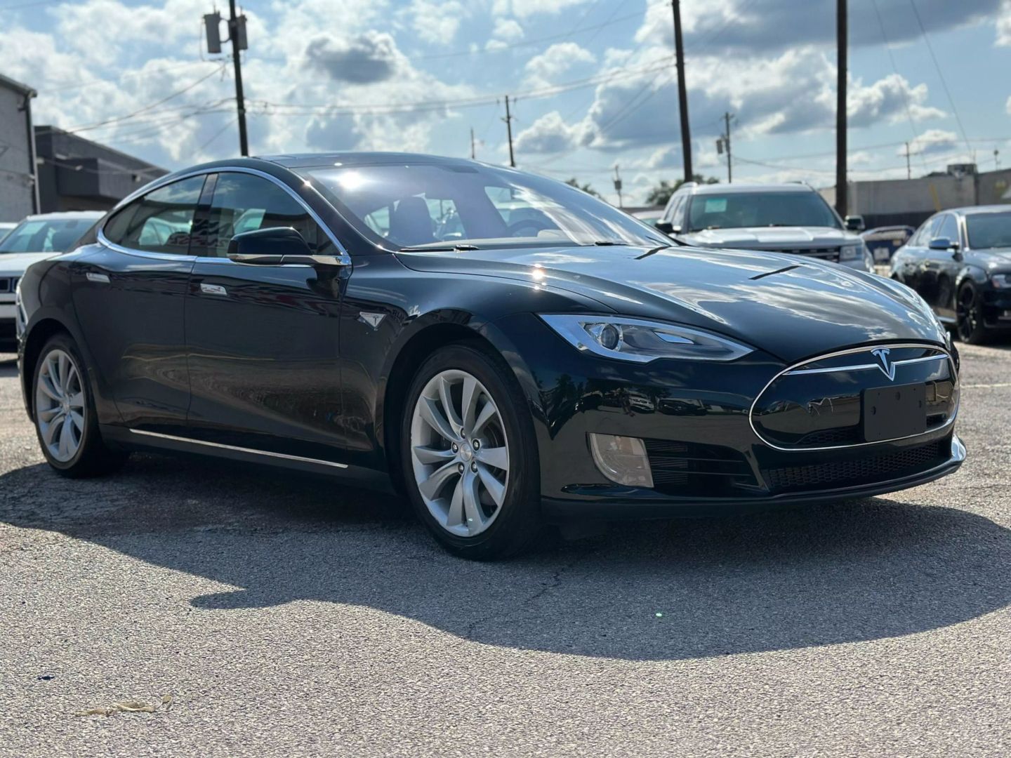 2014 Tesla Model S - Image 13