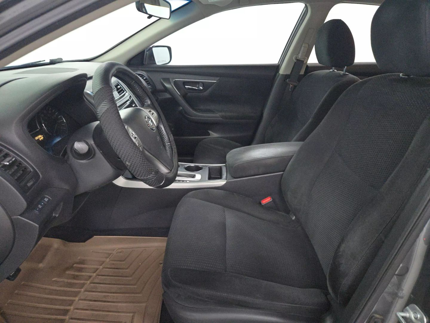 2015 Nissan Altima - Image 9