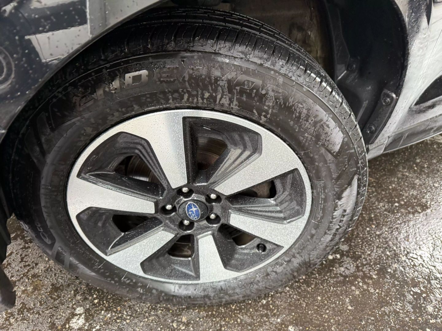 2017 Subaru Forester - Image 40