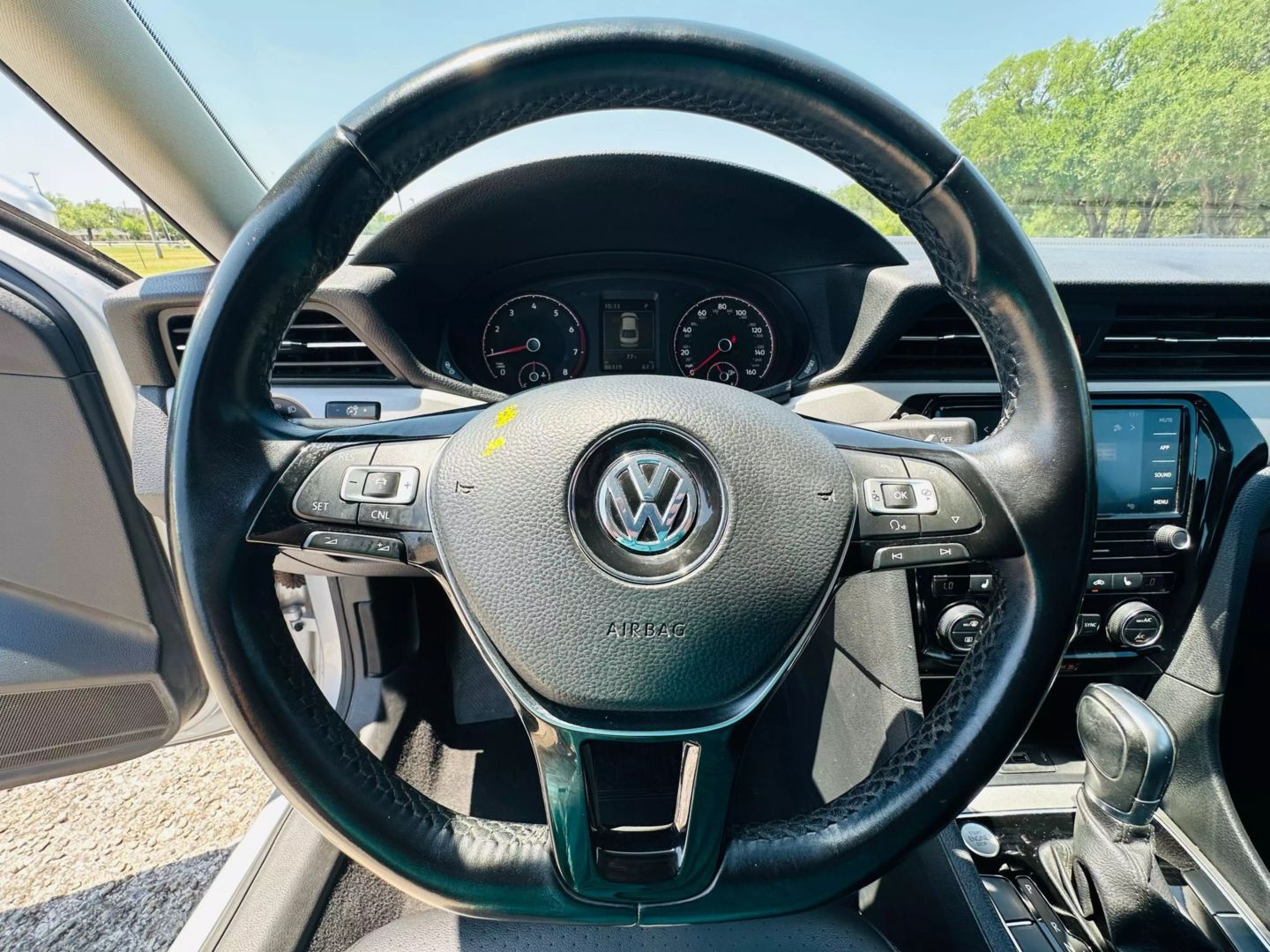 2020 Volkswagen Passat - Image 21