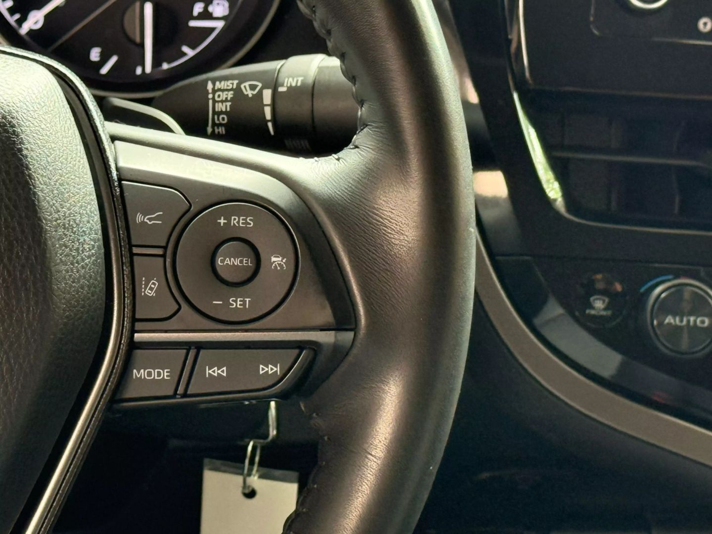 2022 Toyota Camry - Image 32
