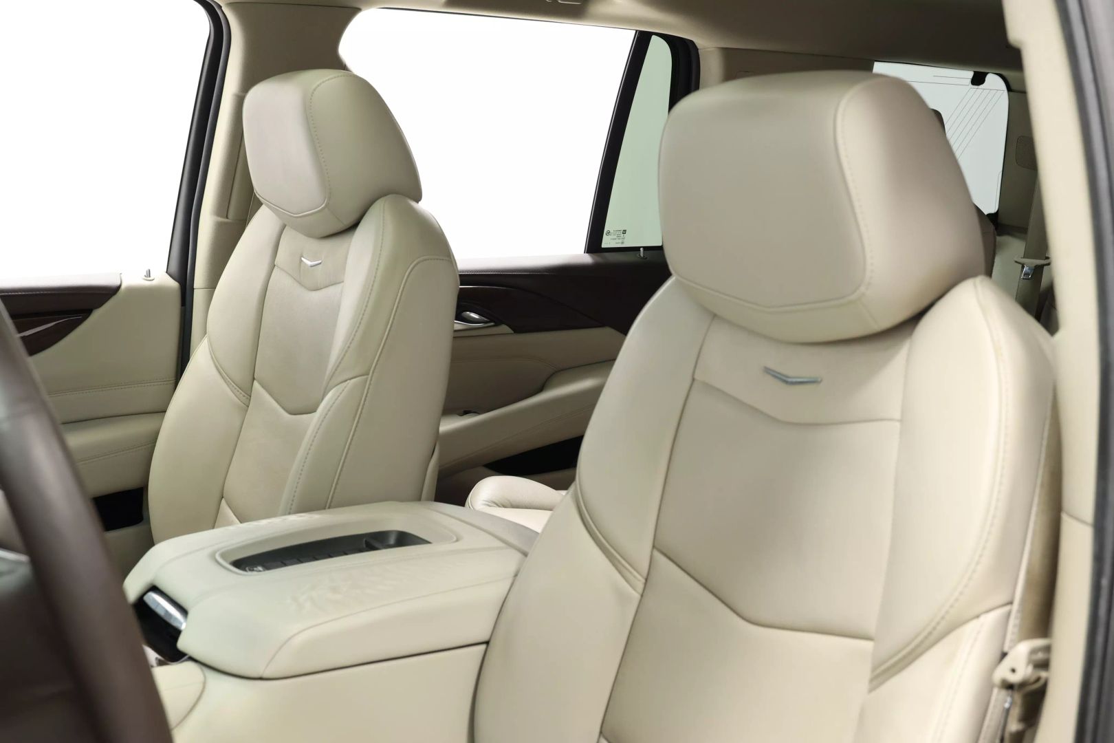 2017 Cadillac Escalade - Image 18