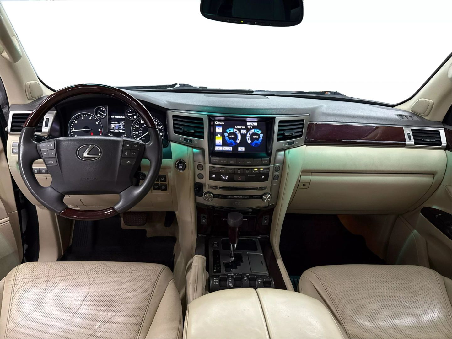 2013 Lexus Lx - Image 20