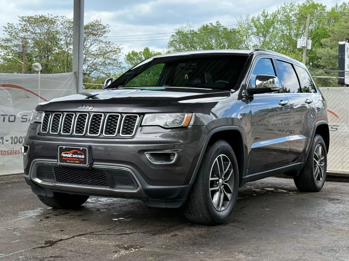 2017 Jeep Grand Cherokee - Image 3