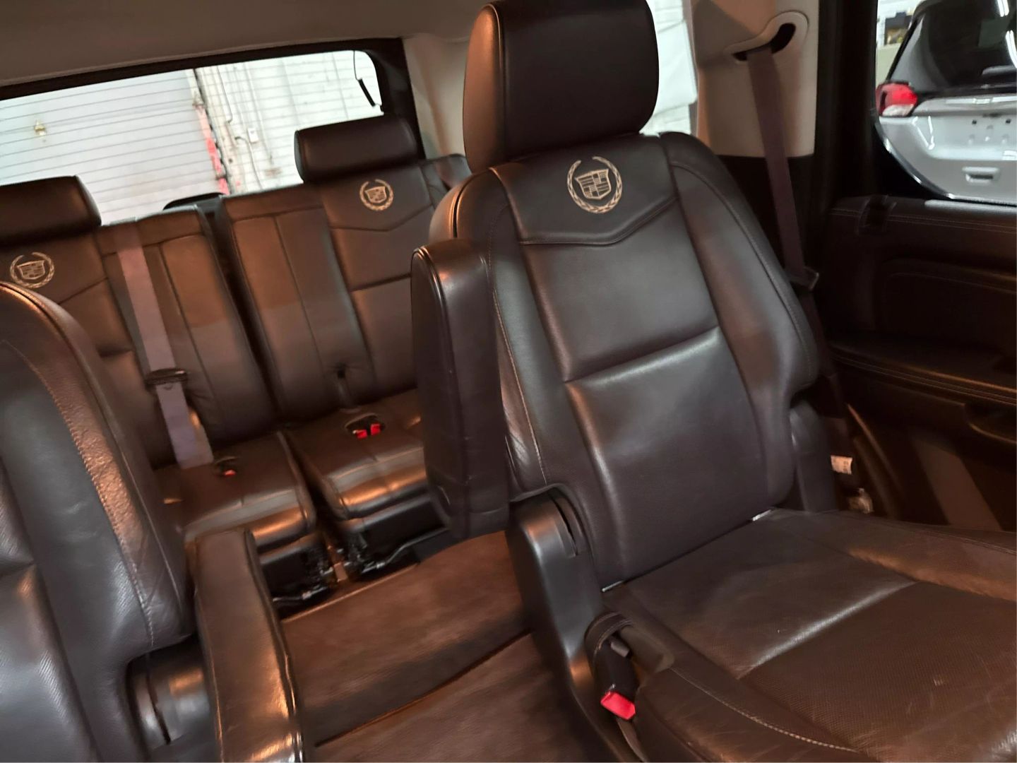 2013 Cadillac Escalade - Image 33
