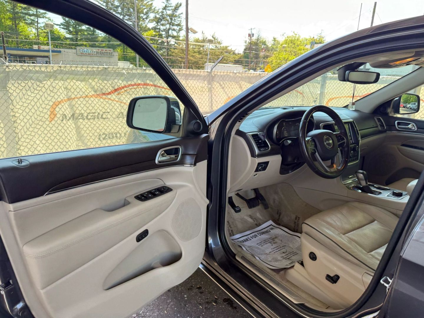 2018 Jeep Grand Cherokee - Image 14