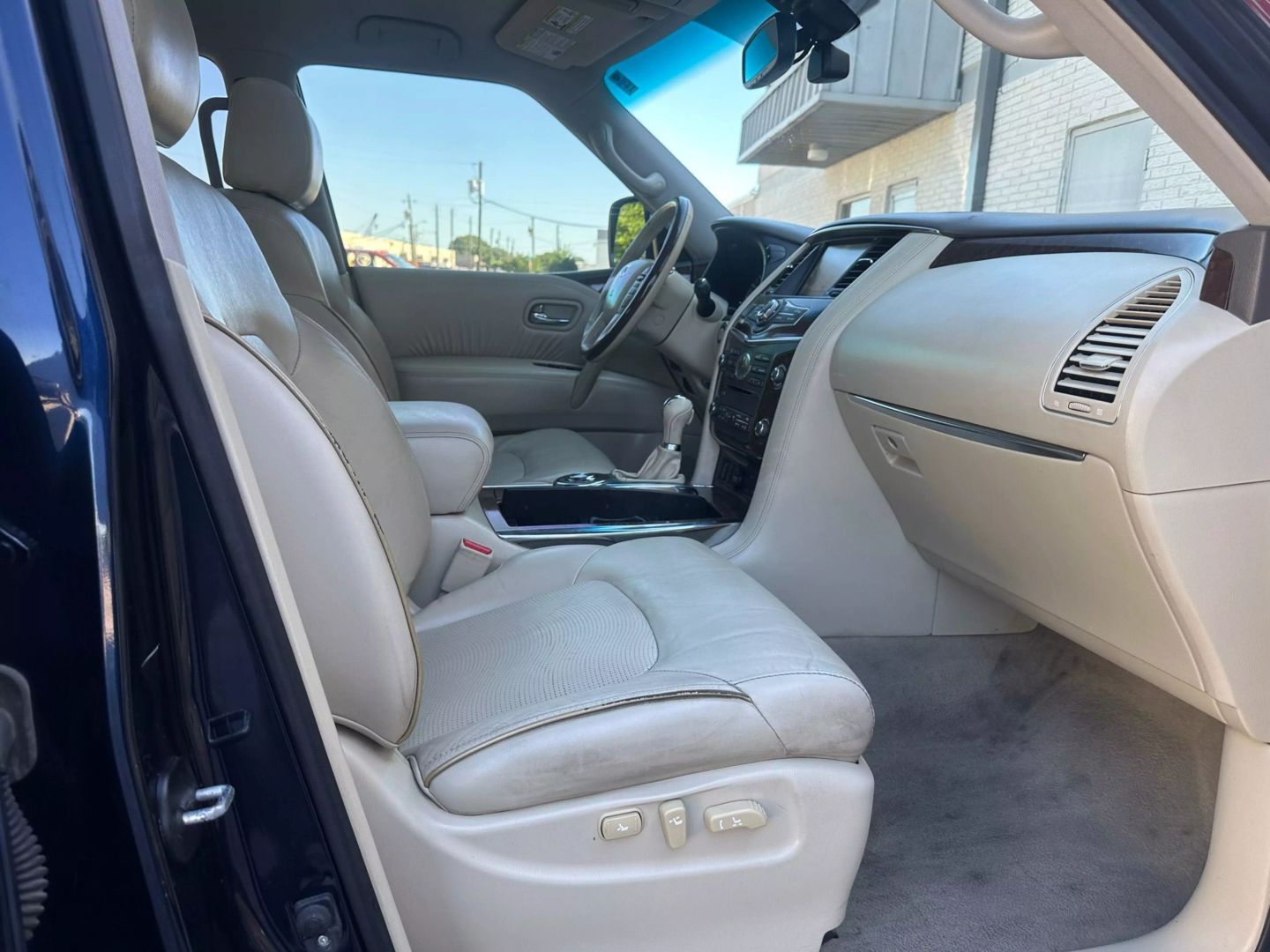 2015 Infiniti Qx80 - Image 25