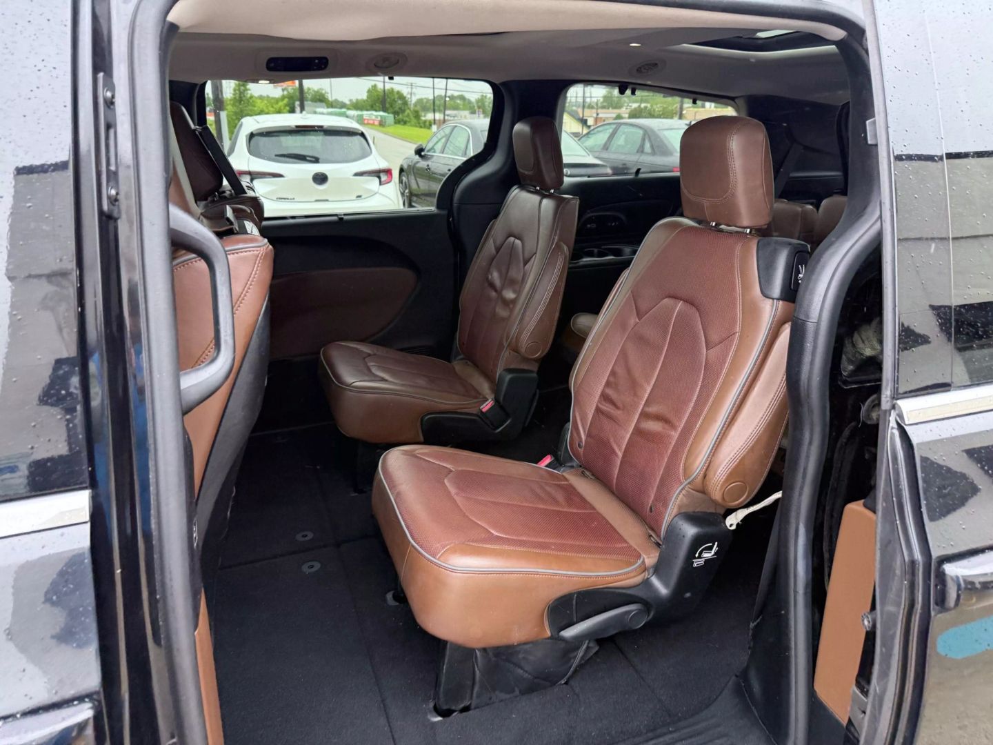 2017 Chrysler Pacifica - Image 22