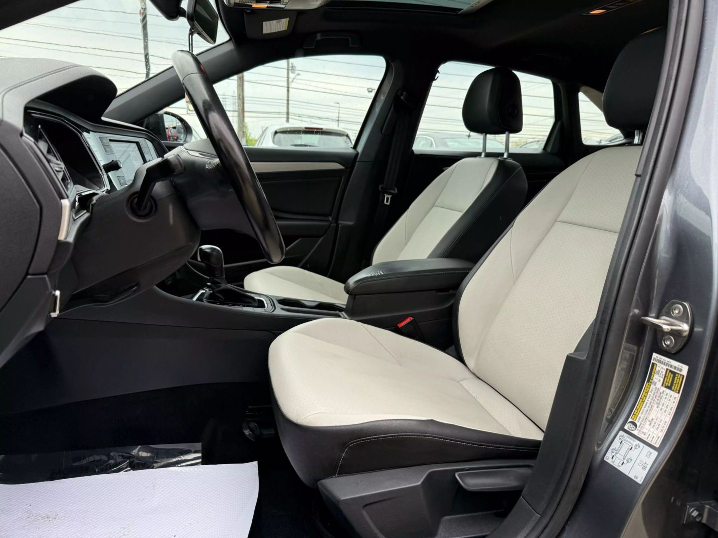 2021 Volkswagen Jetta - Image 17