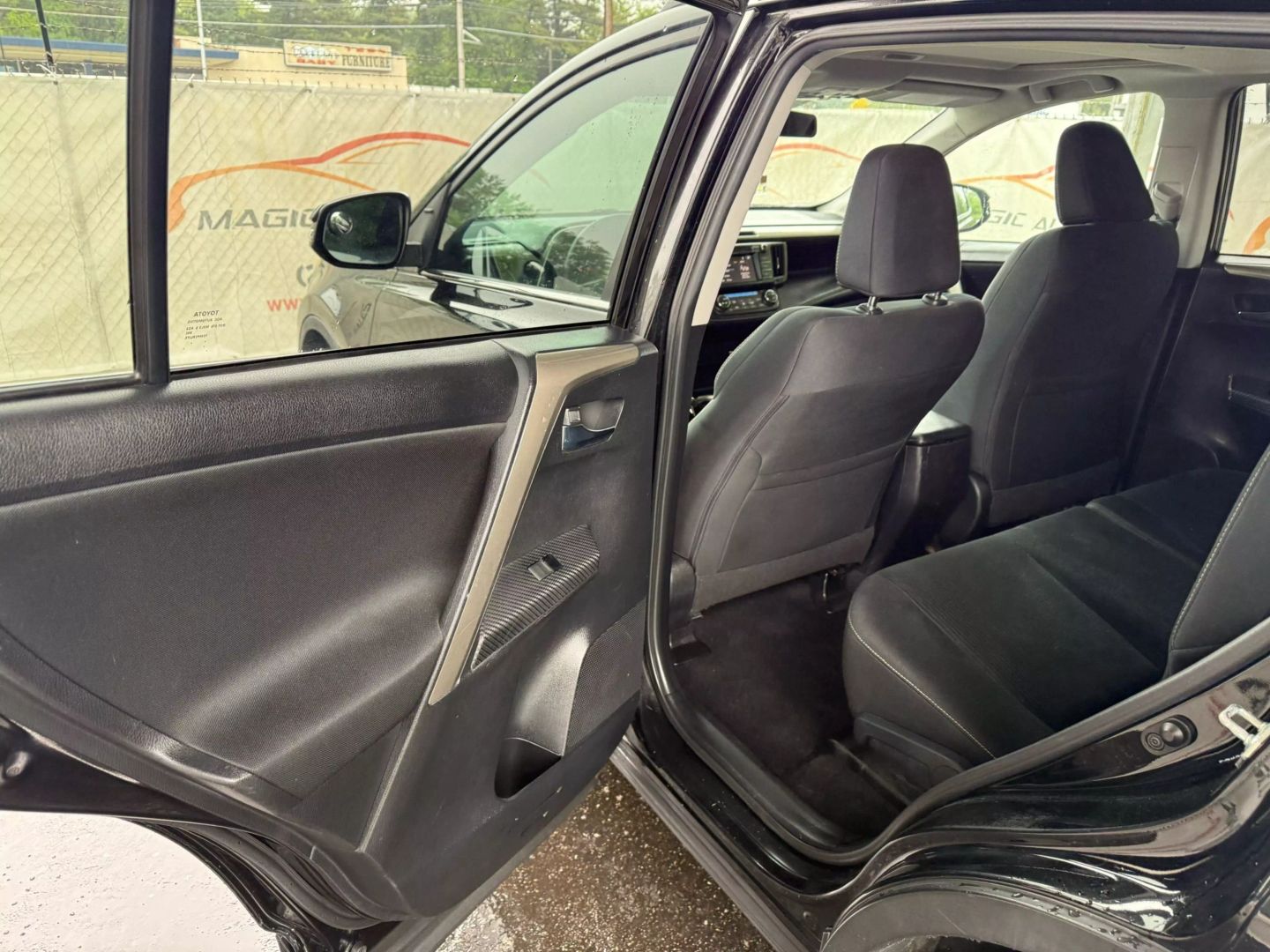 2015 Toyota Rav4 - Image 17