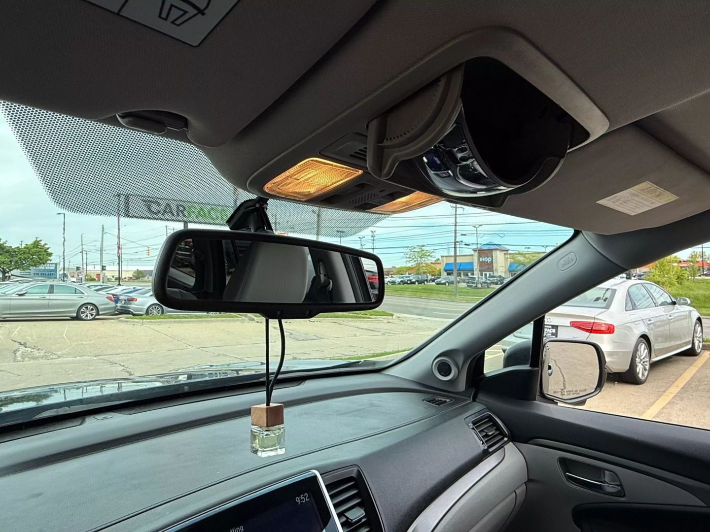 2016 Honda Pilot - Image 48
