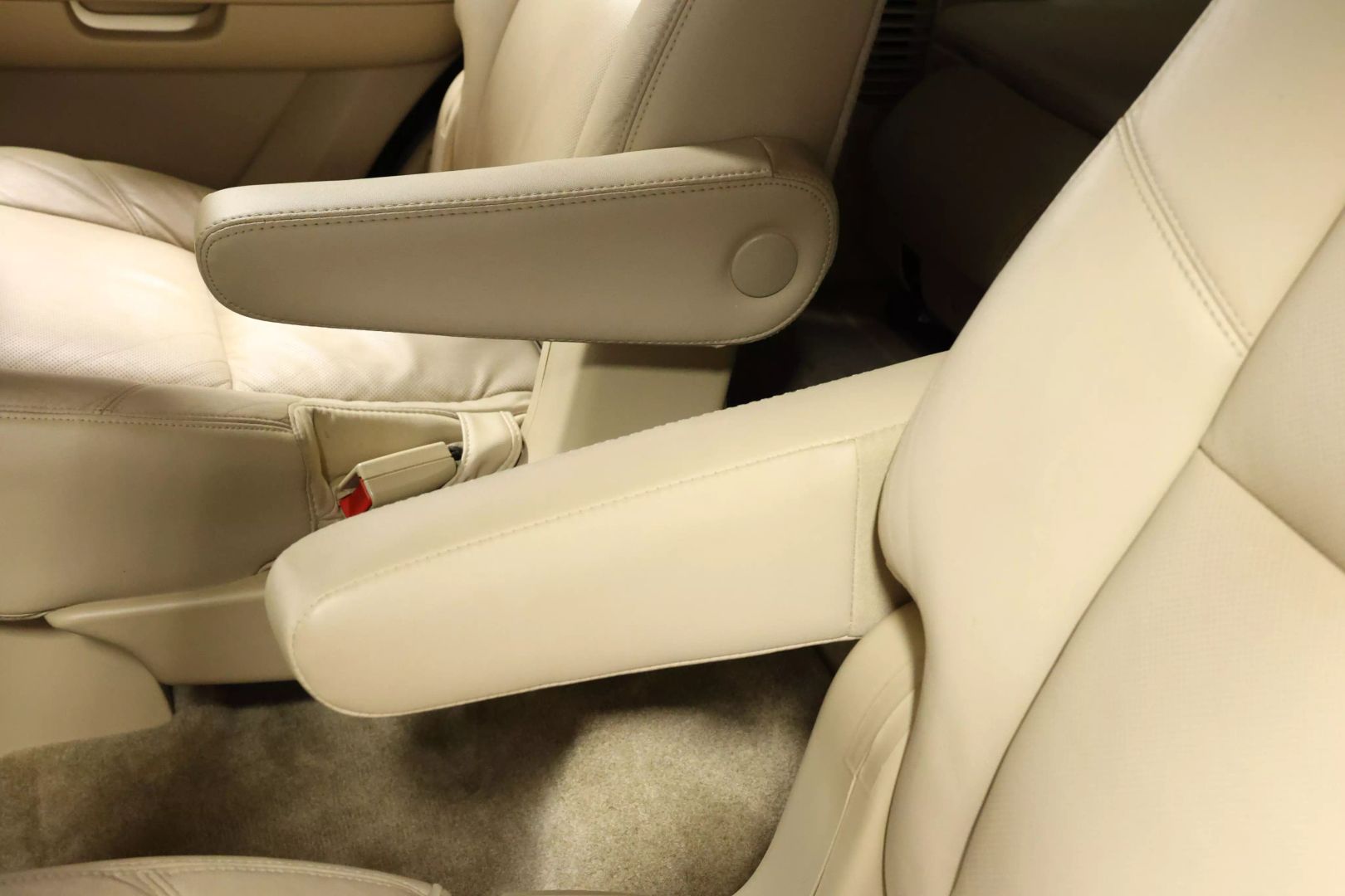 2012 Cadillac Escalade - Image 53