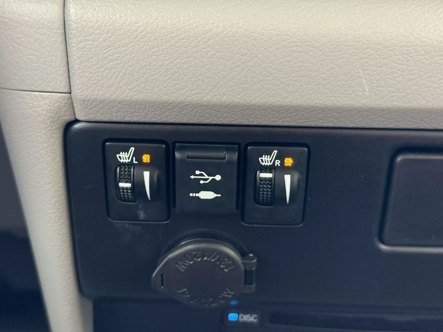2020 Toyota Sienna - Image 29
