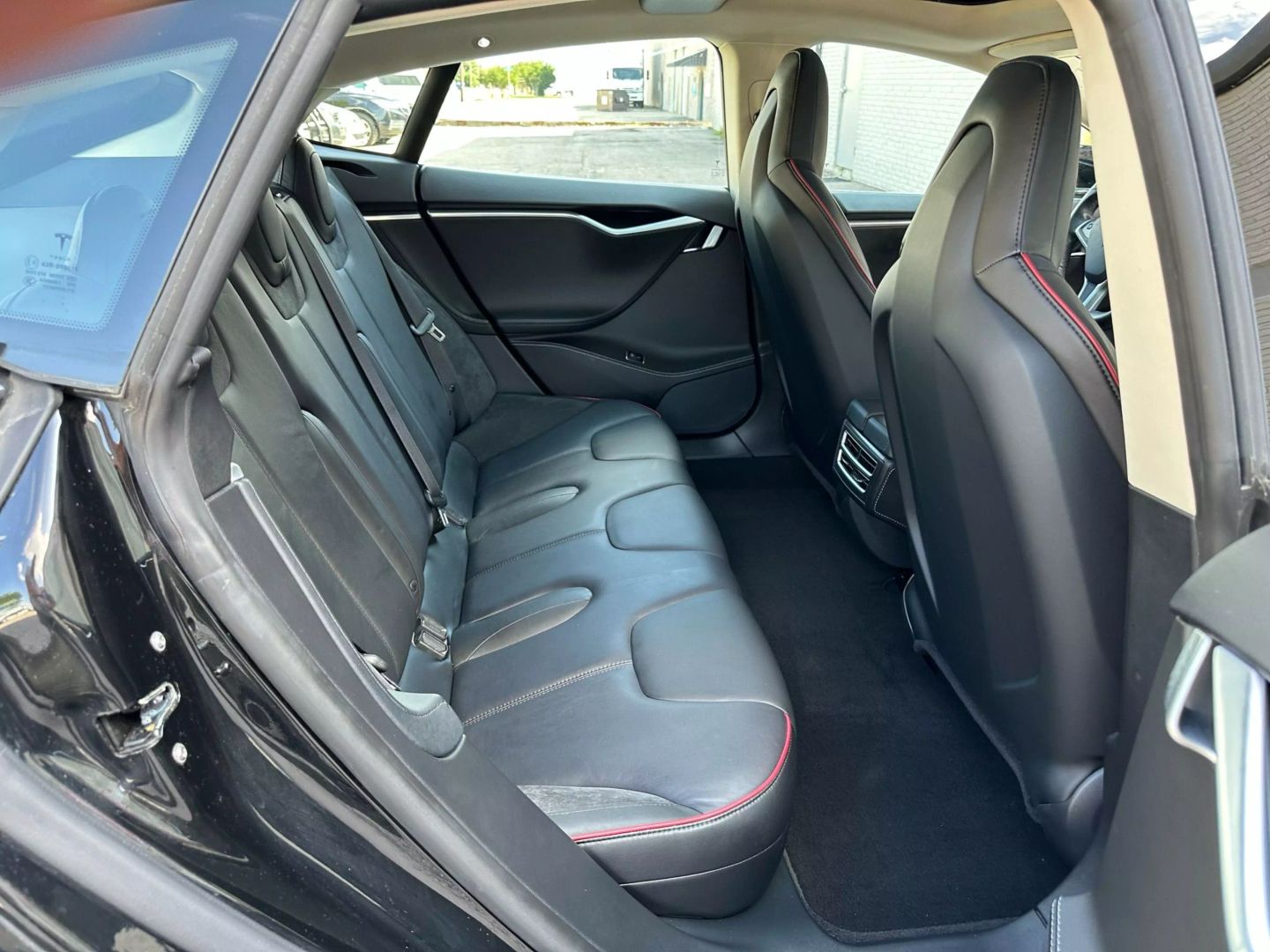 2014 Tesla Model S - Image 36