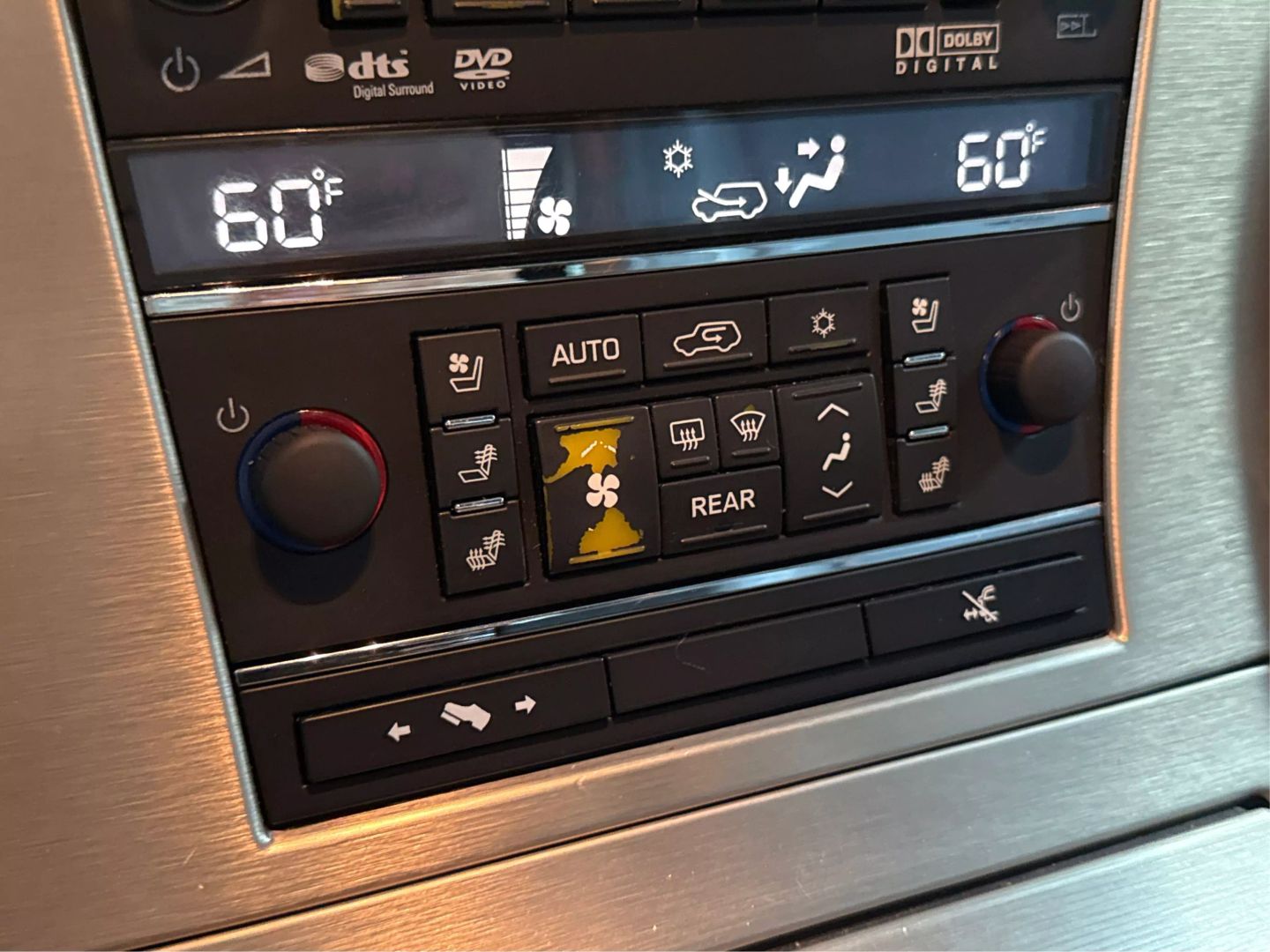 2013 Cadillac Escalade - Image 28