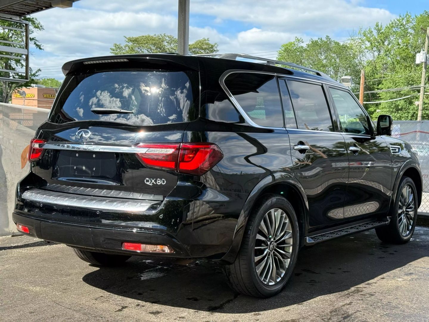 2018 Infiniti Qx80 - Image 11