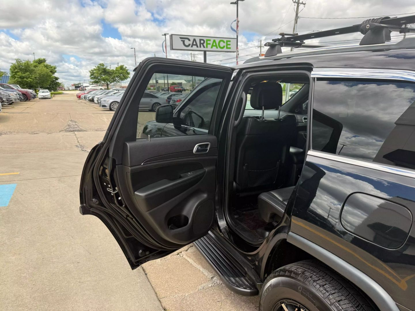 2018 Jeep Grand Cherokee - Image 21