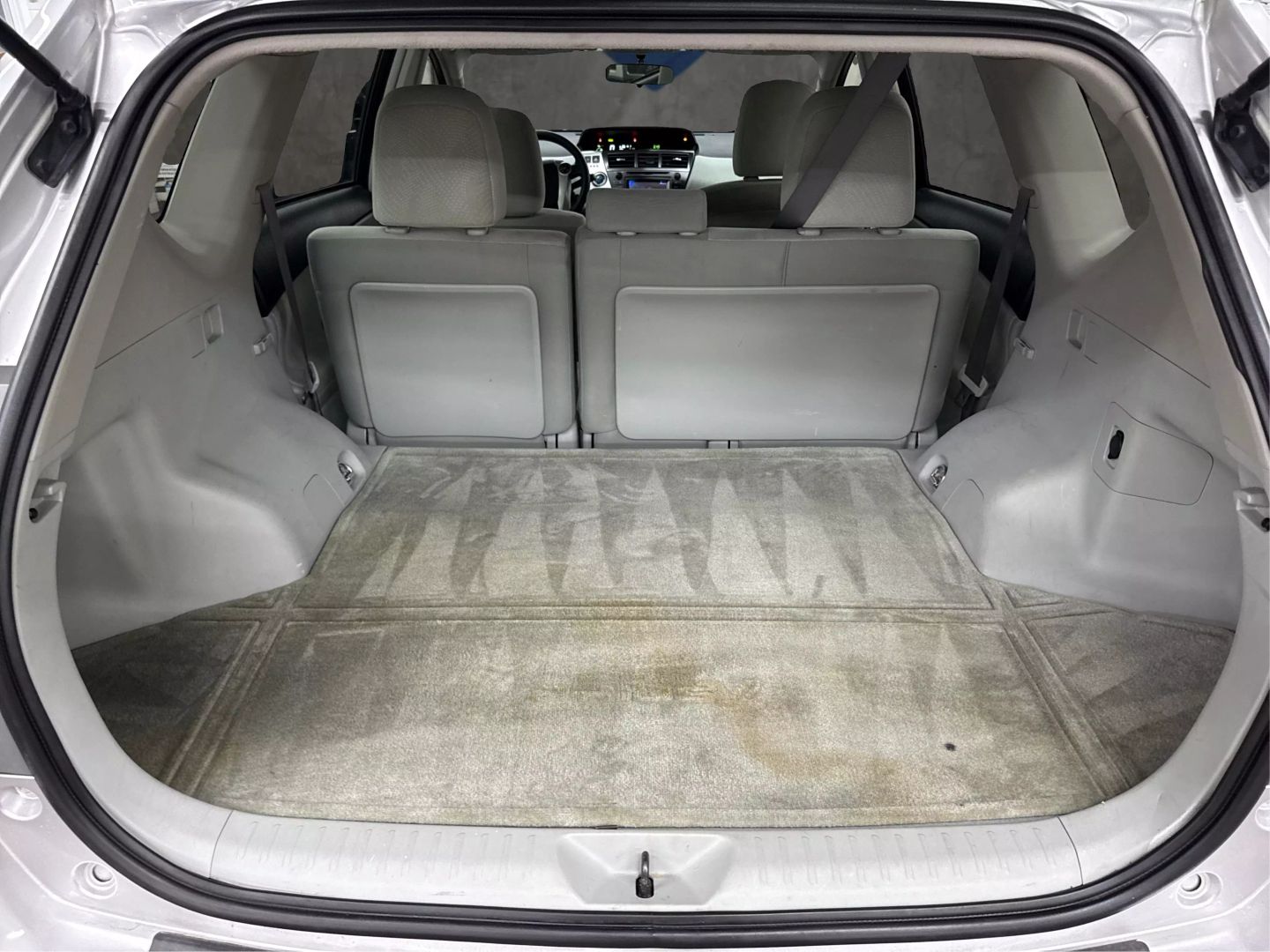 2012 Toyota Prius V - Image 10