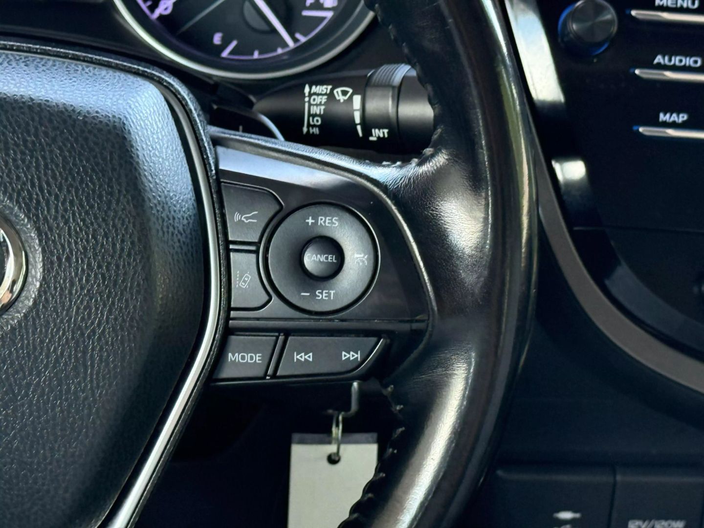 2019 Toyota Camry - Image 32